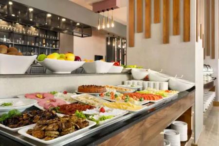 Ramada by Wyndham Van - 9