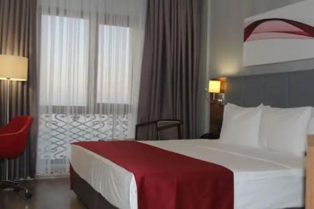 Ramada by Wyndham Van - 17