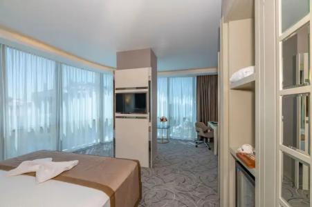 The Conforium Van - 70