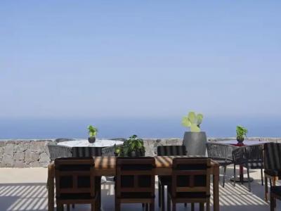 Cresanto Luxury Suites - 29