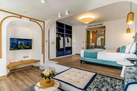 Cresanto Luxury Suites - 92