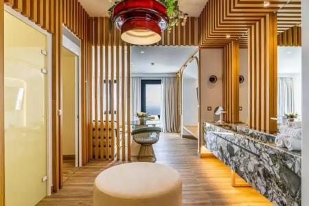 Cresanto Luxury Suites - 18