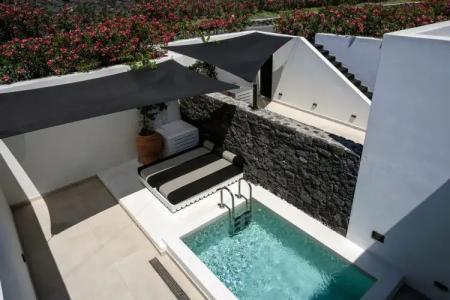 Cresanto Luxury Suites - 44