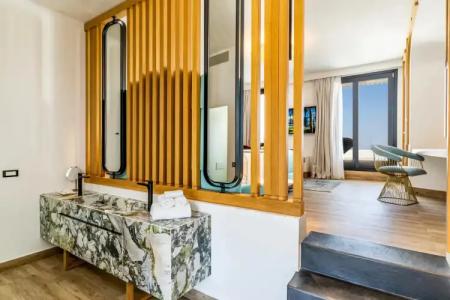 Cresanto Luxury Suites - 103