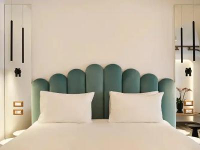 Cresanto Luxury Suites - 48