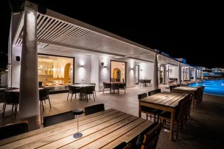 Cresanto Luxury Suites - 32