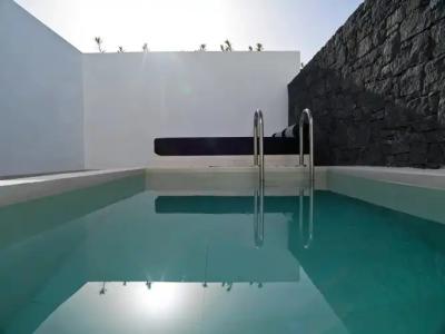 Cresanto Luxury Suites - 46