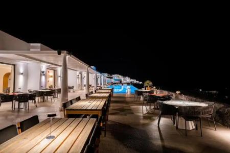 Cresanto Luxury Suites - 30