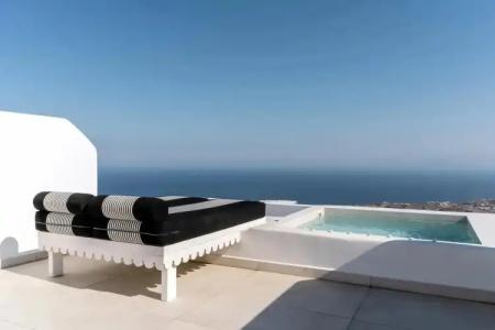 Cresanto Luxury Suites - 111