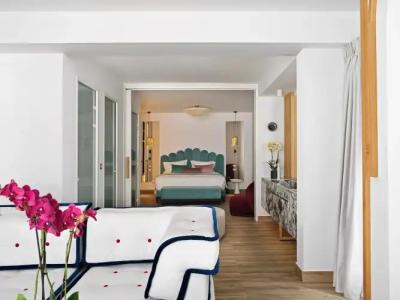 Cresanto Luxury Suites - 73