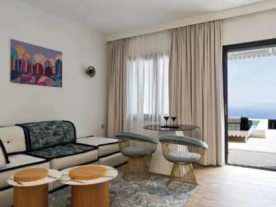 Cresanto Luxury Suites - 122