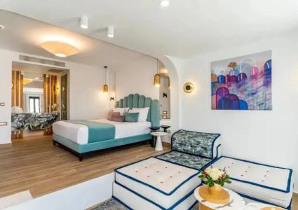 Cresanto Luxury Suites - 89