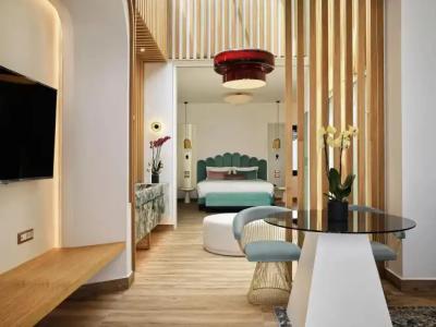 Cresanto Luxury Suites - 114