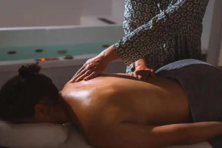 Cresanto Luxury Suites - 34