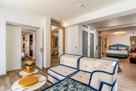 Cresanto Luxury Suites - 77