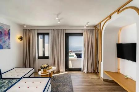 Cresanto Luxury Suites - 95