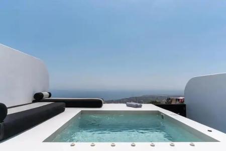 Cresanto Luxury Suites - 100