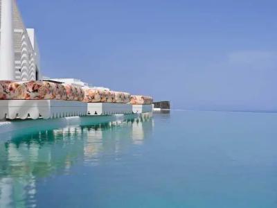 Cresanto Luxury Suites - 14