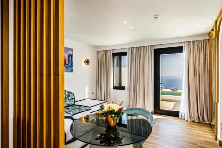 Cresanto Luxury Suites - 58