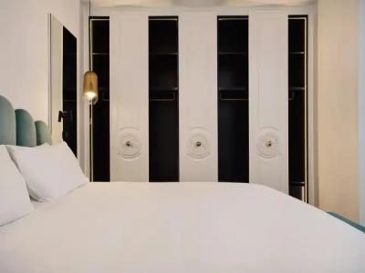 Cresanto Luxury Suites - 52