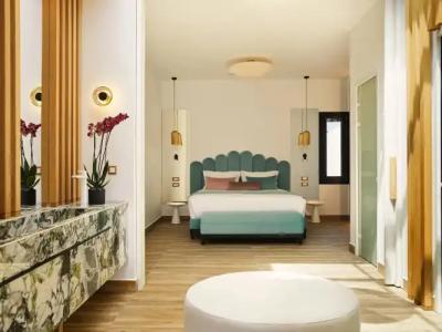 Cresanto Luxury Suites - 113