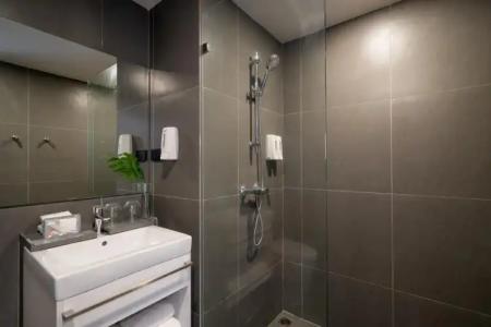 Travelodge Phuket Town - 20