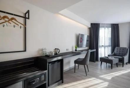 Travelodge Phuket Town - 39