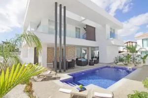 Villa Luna, Protaras