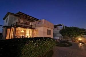 Michael' s Nest Villa, Pervolia