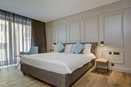 Land's End, Boutique - 1