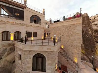 Serenus Cave Suites
