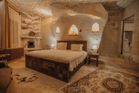 Serenus Cave Suites - 7