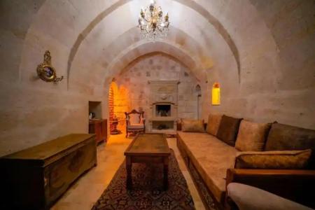 Serenus Cave Suites - 81