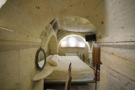 Serenus Cave Suites - 17