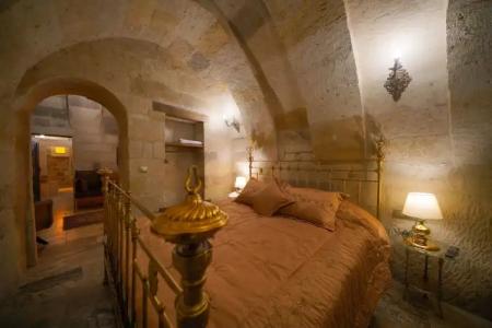 Serenus Cave Suites - 12