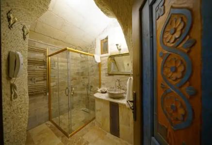 Serenus Cave Suites - 26