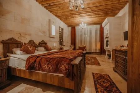 Serenus Cave Suites - 9