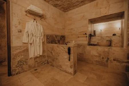 Serenus Cave Suites - 35