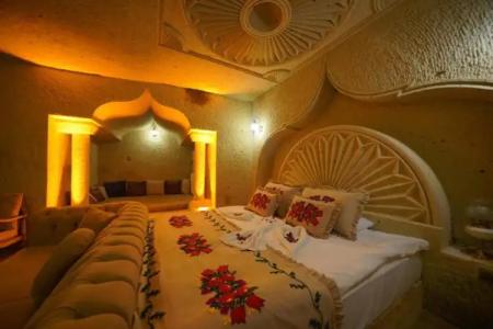 Serenus Cave Suites - 1