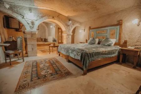 Serenus Cave Suites - 23