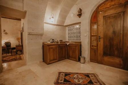 Serenus Cave Suites - 30