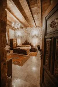 Serenus Cave Suites - 51