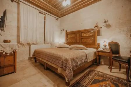 Serenus Cave Suites - 10