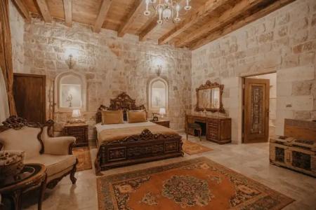 Serenus Cave Suites - 8