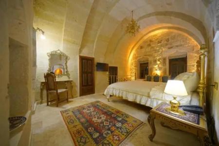 Serenus Cave Suites - 80