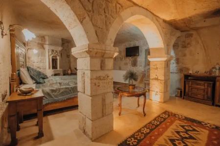 Serenus Cave Suites - 15