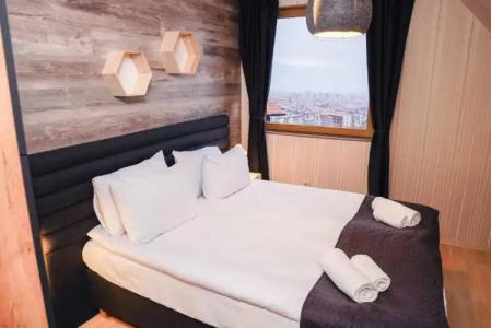 BOUTIQUE ENTRY E - 59