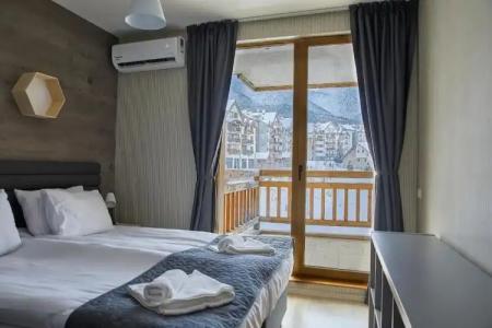 BOUTIQUE ENTRY E - 55