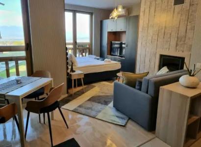 BOUTIQUE ENTRY E - 92