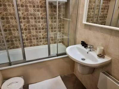 BOUTIQUE ENTRY E - 39